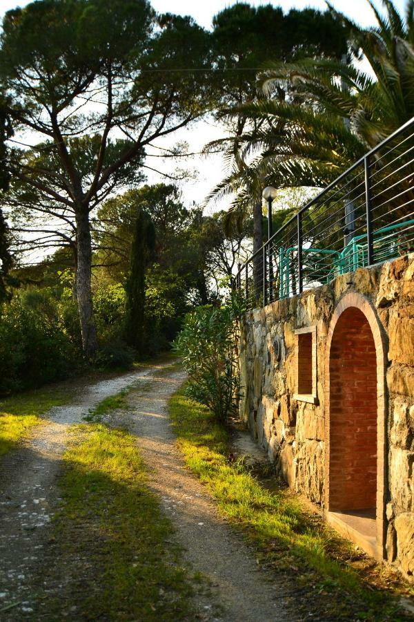 Agriturismo Poggio Al Pino Montelupo Fiorentino Luaran gambar